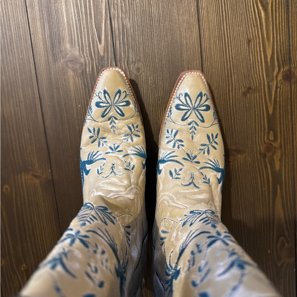 Corral Floral Embroidered Heeled Boots